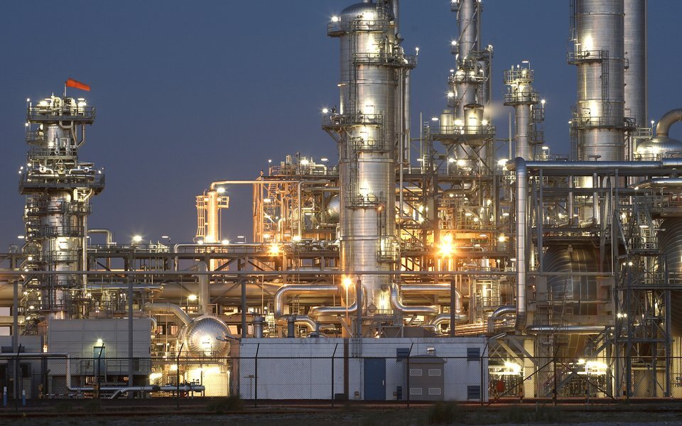 refinery beats silicon with Topsoe catalyst